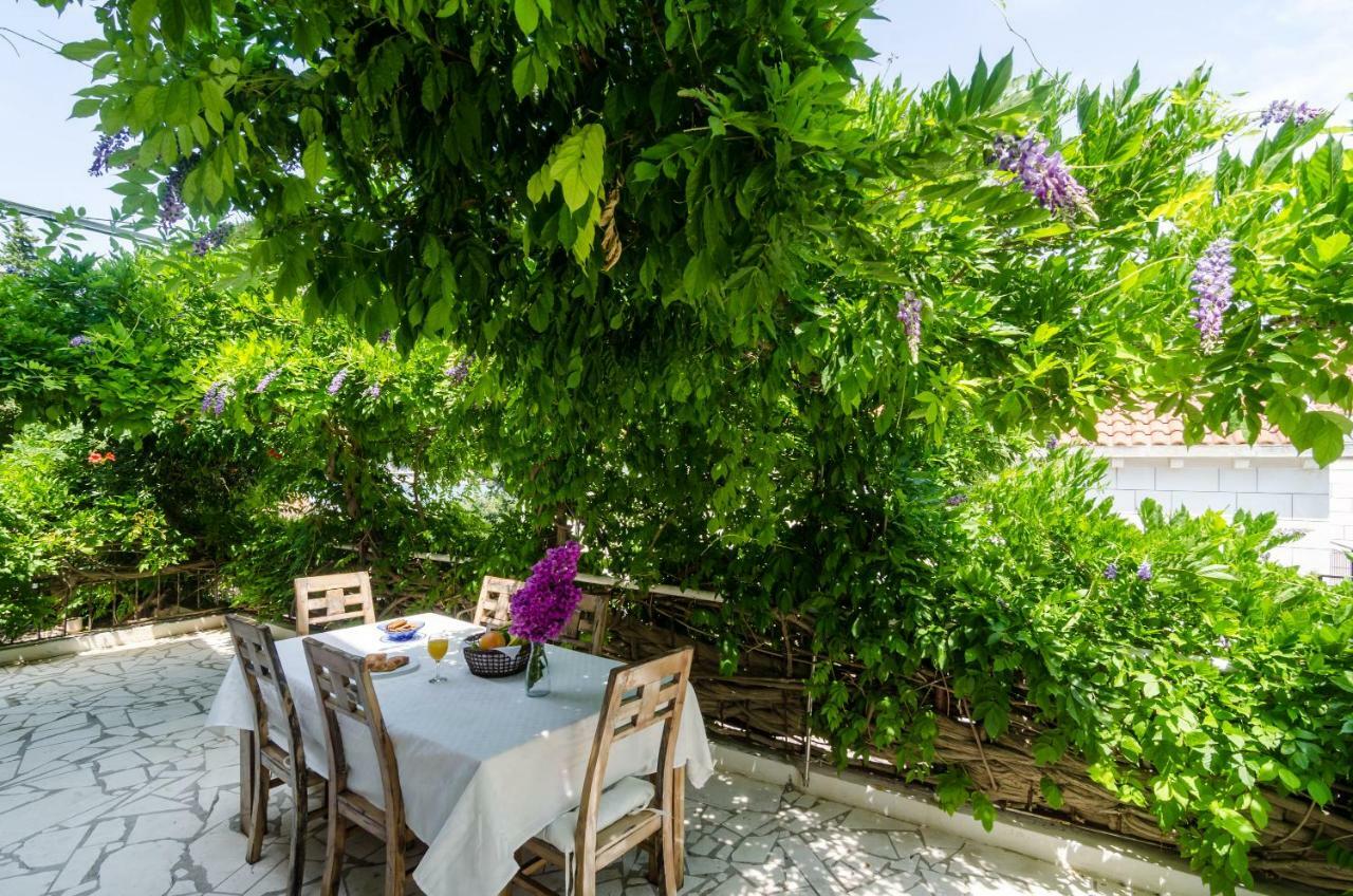 Wisteria Apartment Дубровник Экстерьер фото