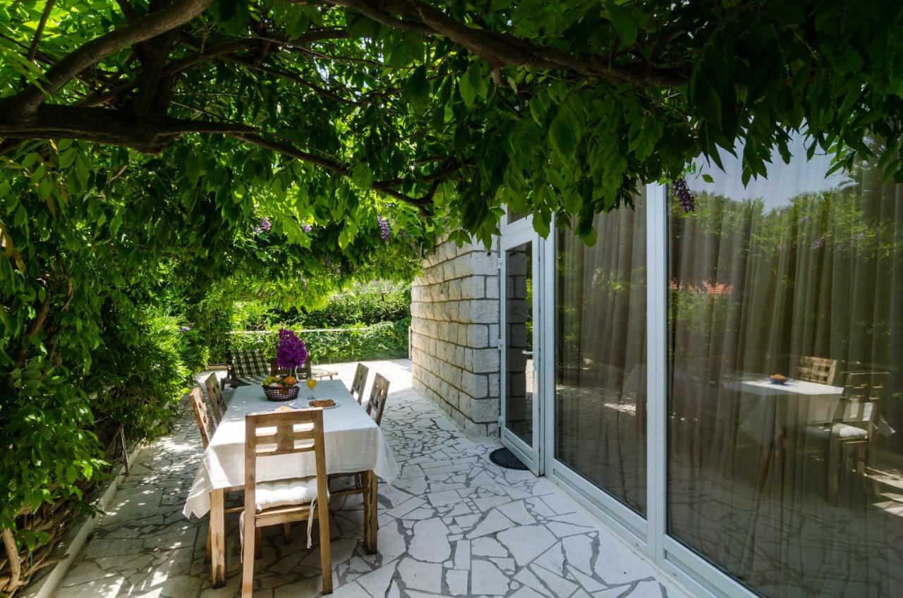 Wisteria Apartment Дубровник Экстерьер фото