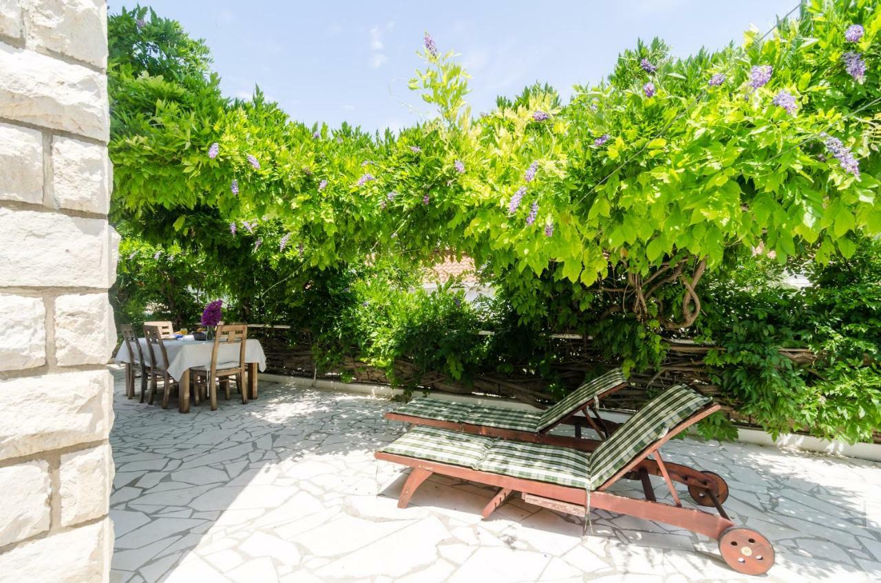 Wisteria Apartment Дубровник Экстерьер фото