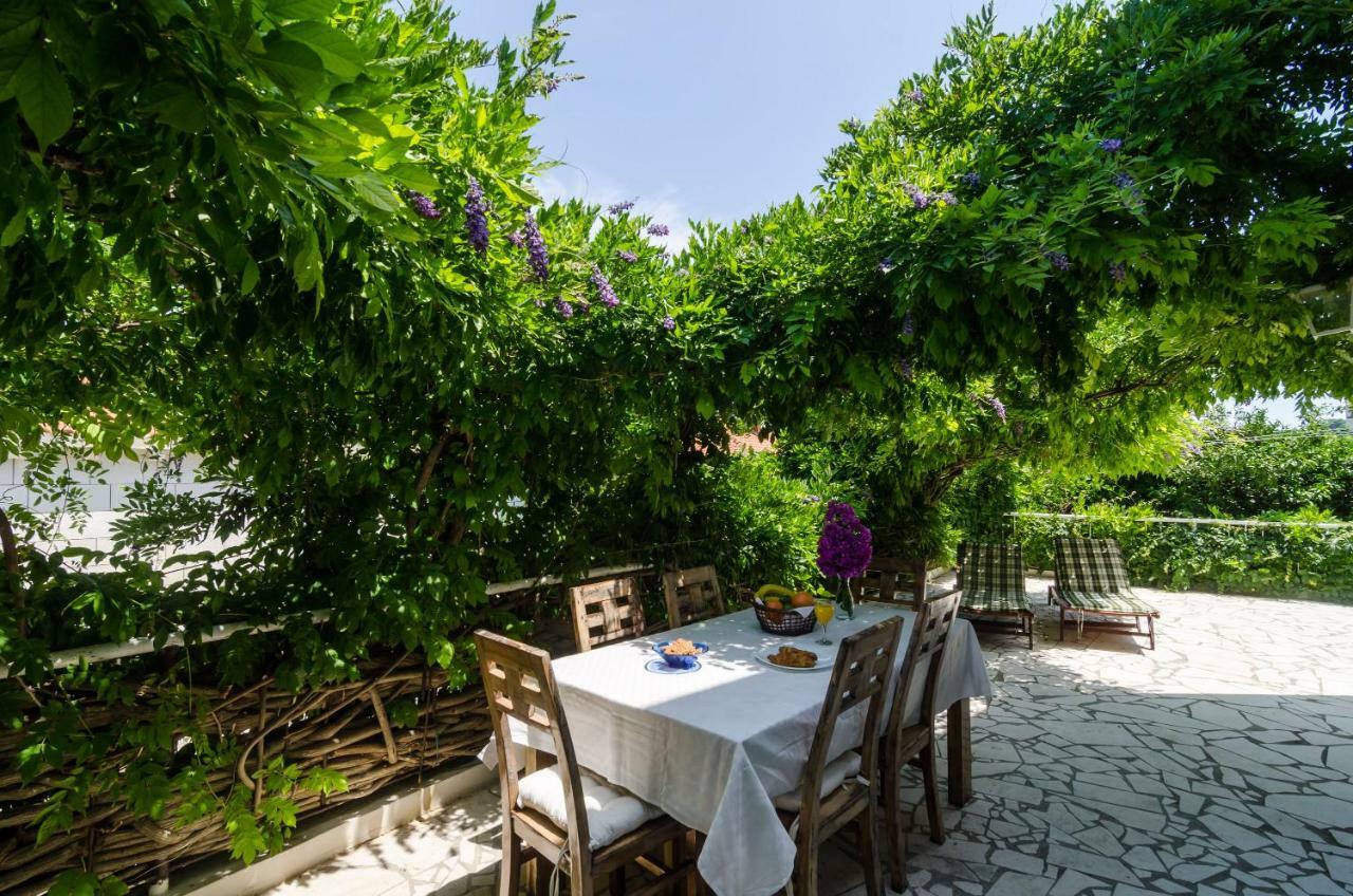 Wisteria Apartment Дубровник Экстерьер фото